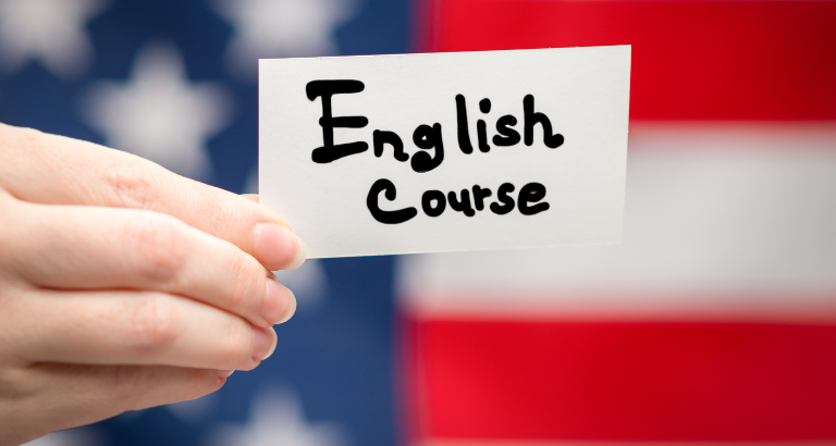 كيف تختار كورس الإنجليزية المناسب لمستواك؟ (دليل الطالب السعودي 2026)